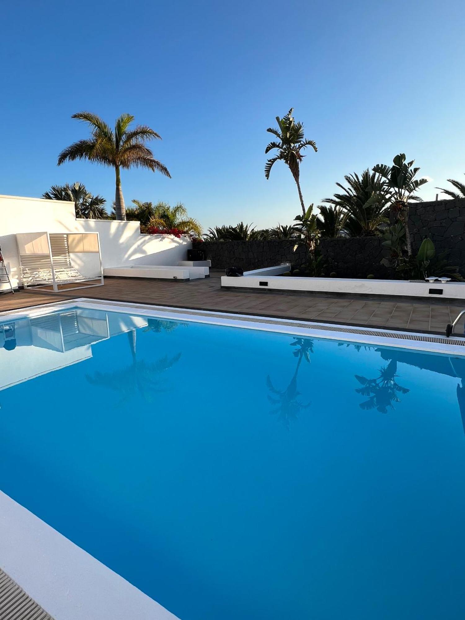 Villa Dedalos - A Luxury Large Villa With A Heated Pool In Puerto Calero Buitenkant foto
