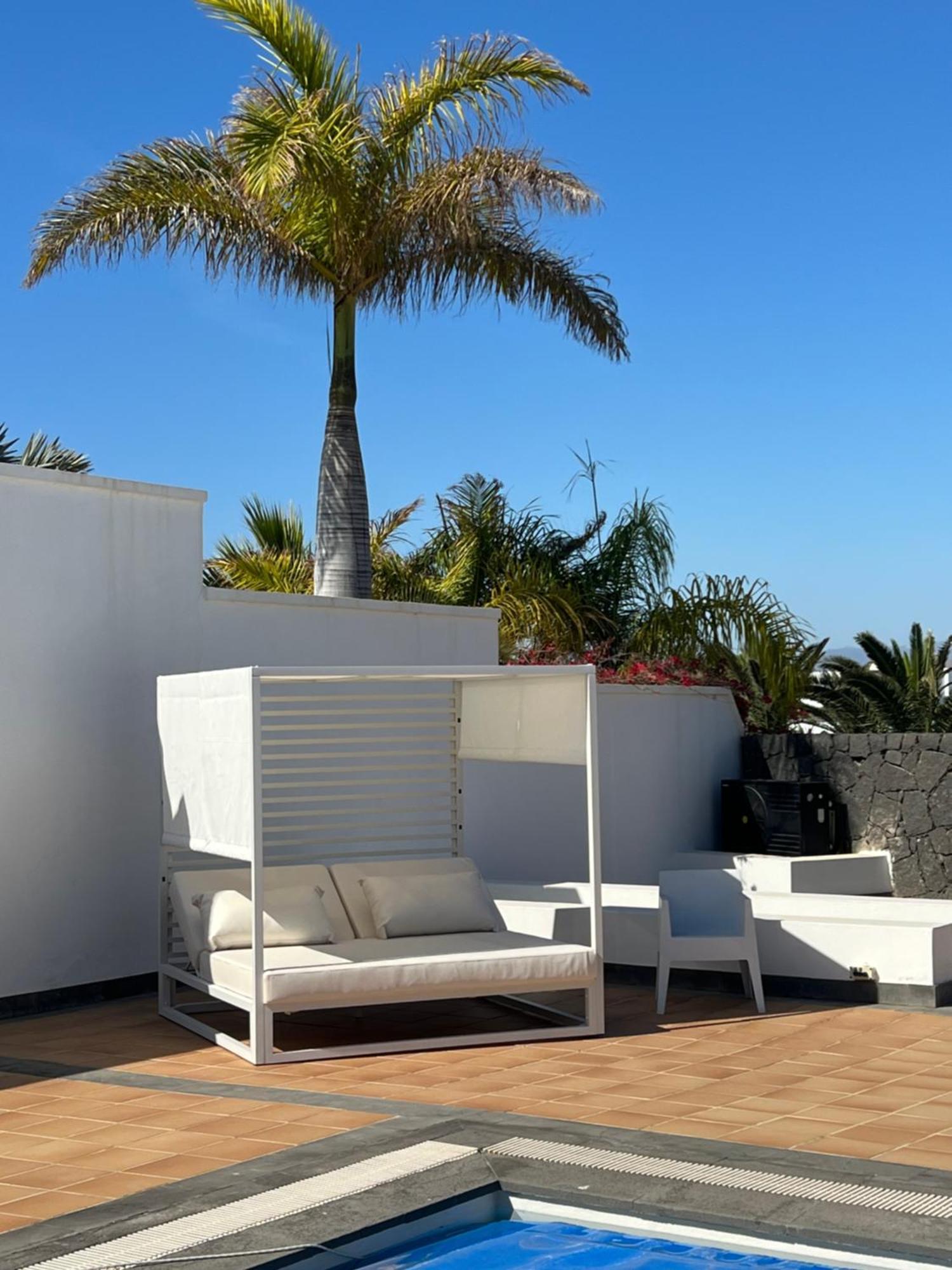 Villa Dedalos - A Luxury Large Villa With A Heated Pool In Puerto Calero Buitenkant foto