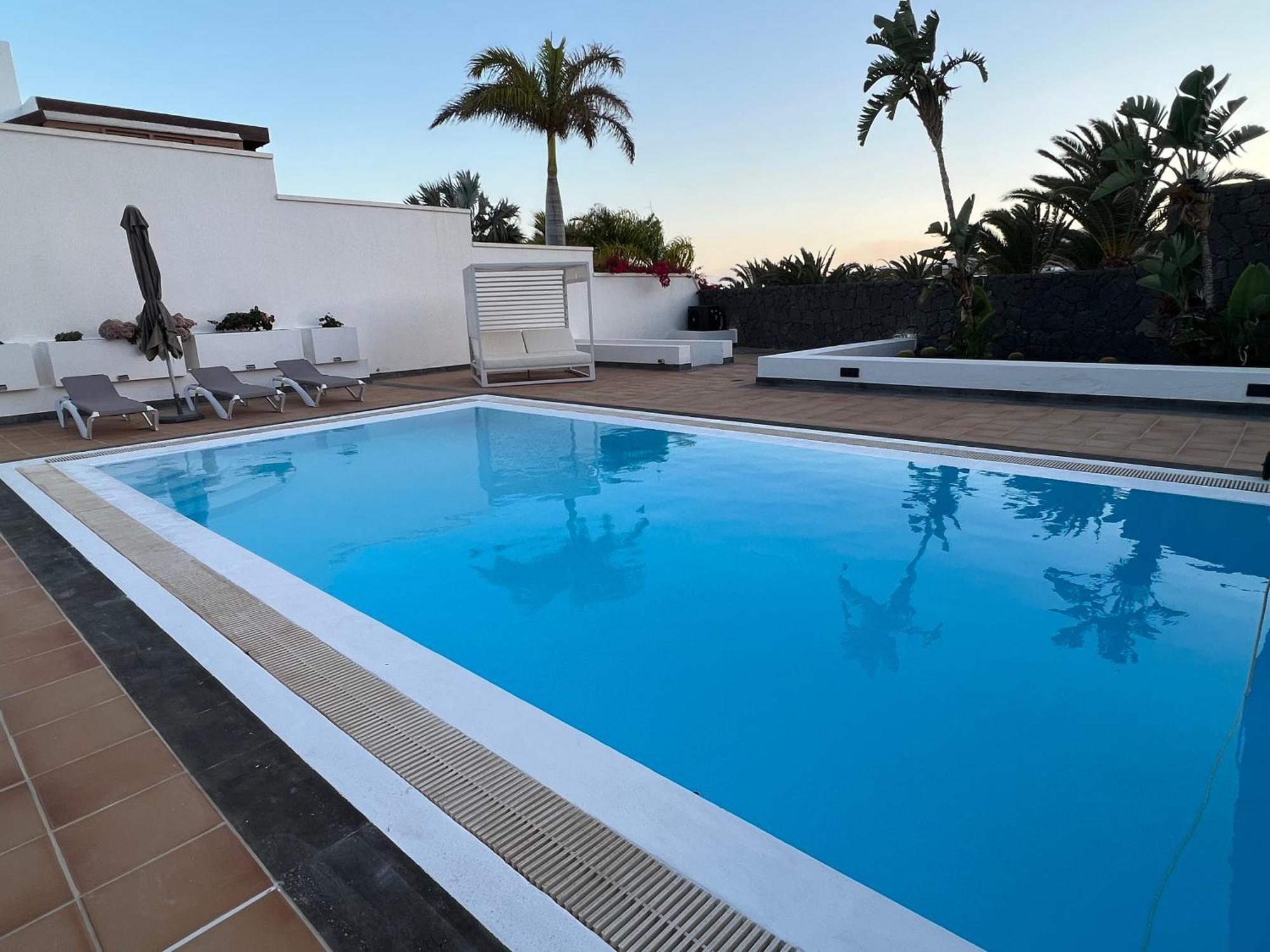 Villa Dedalos - A Luxury Large Villa With A Heated Pool In Puerto Calero Buitenkant foto