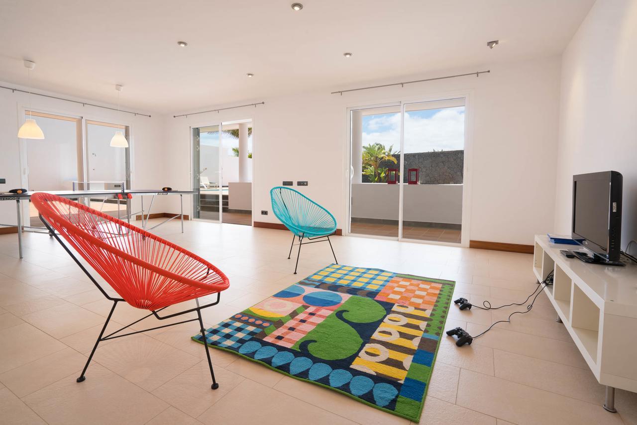 Villa Dedalos - A Luxury Large Villa With A Heated Pool In Puerto Calero Buitenkant foto
